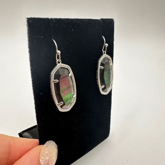 Retired Kendra Scott "gray abalone" dangle earrings in silver tone! - Picture 13 of 14